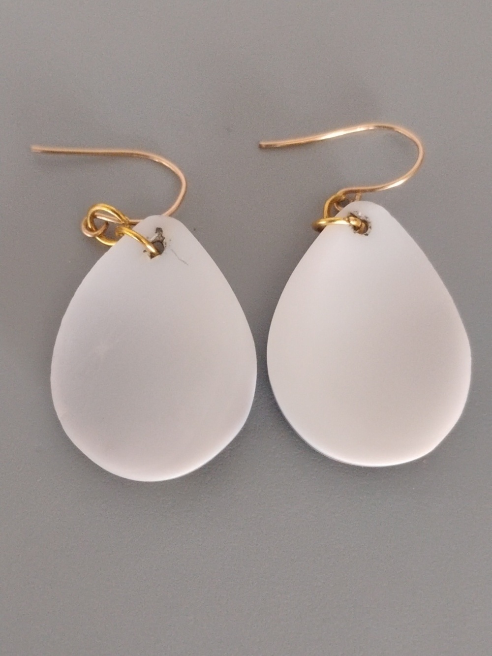 Shell Drop Earrings - Picture 5 of 9